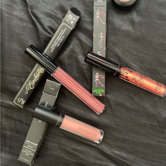 Makeup Bundle - Picture 4 of 9